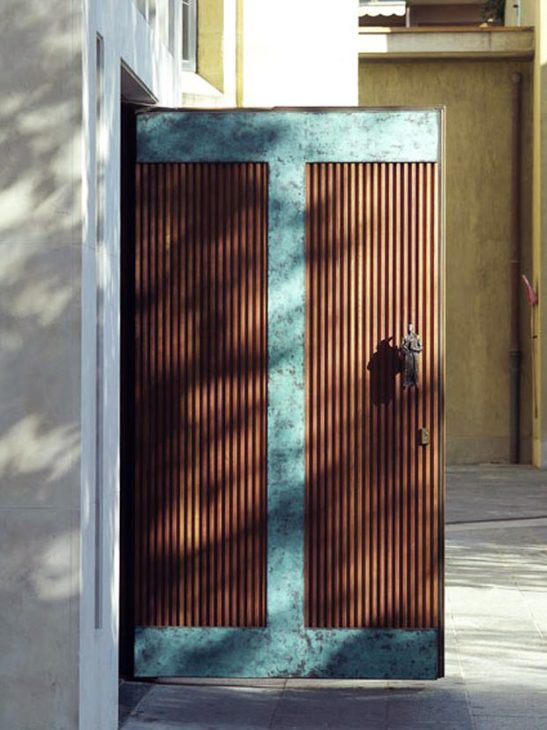 Tempio Votivo della Pace, door view with bronze insert