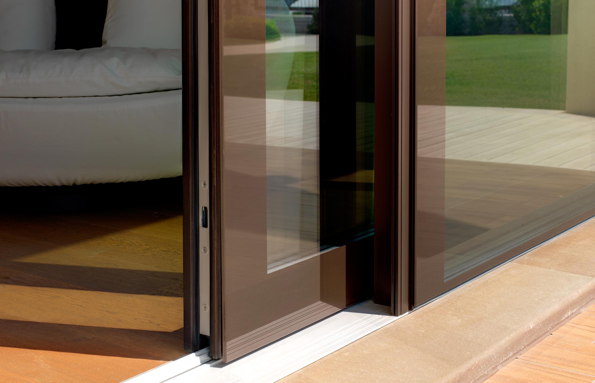 External view of a sliding door with Vitrum Double system